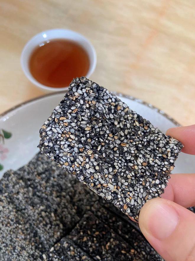 风情：传统芝麻片香飘四溢麻将胡了2试玩品味江苏(图2)
